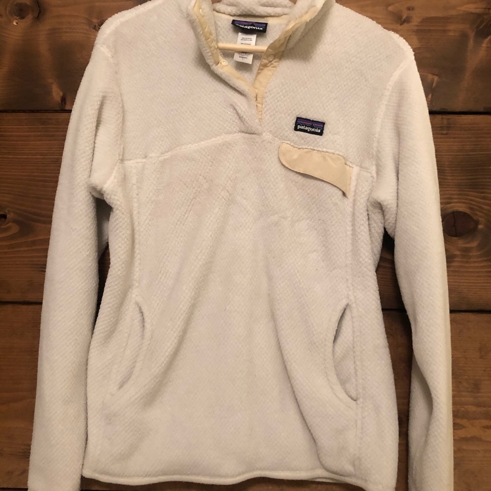 White Patagonia Pullover